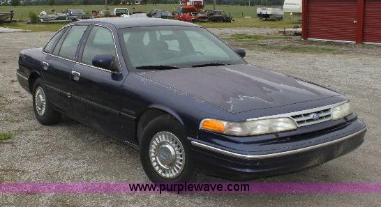 image for item 6532 1995 Ford Crown Victoria Police Interceptor
