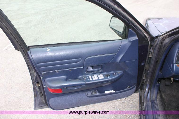 image for item 6532 1995 Ford Crown Victoria Police Interceptor