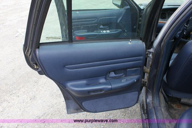 image for item 6532 1995 Ford Crown Victoria Police Interceptor
