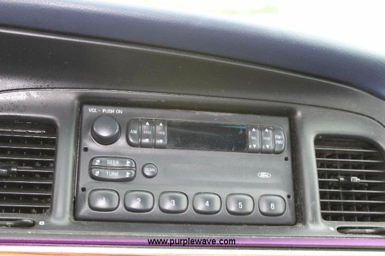 image for item 6532 1995 Ford Crown Victoria Police Interceptor