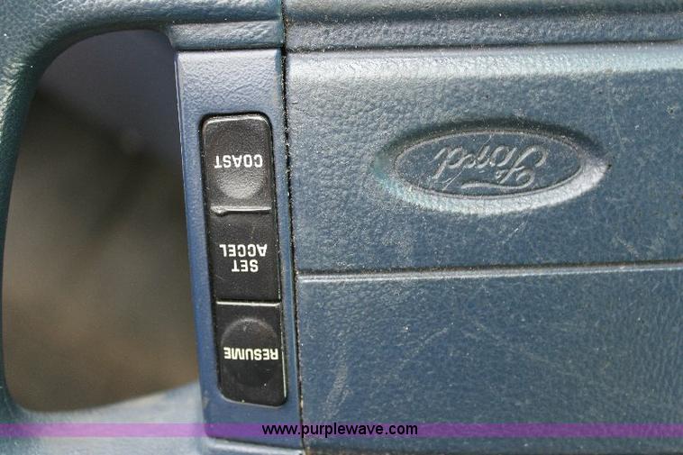 image for item 6532 1995 Ford Crown Victoria Police Interceptor