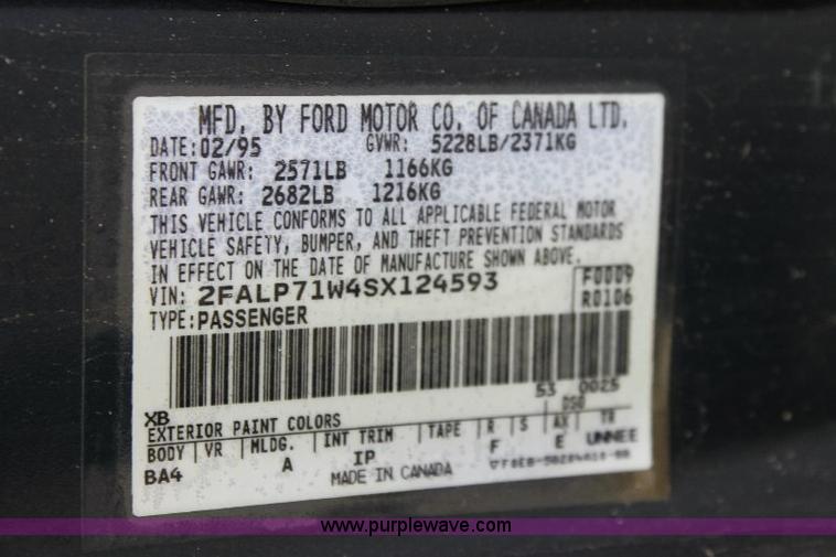 image for item 6532 1995 Ford Crown Victoria Police Interceptor