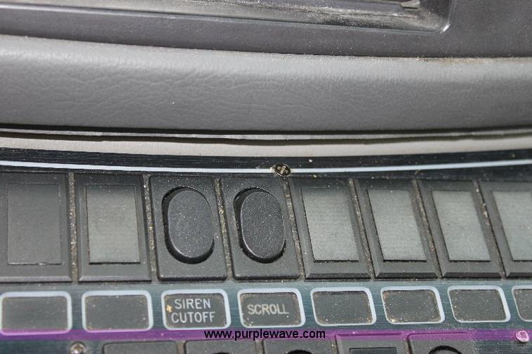 image for item 6534 2006 Ford E450 Super Duty ambulance