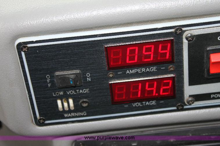 image for item 6534 2006 Ford E450 Super Duty ambulance