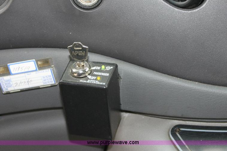 image for item 6534 2006 Ford E450 Super Duty ambulance