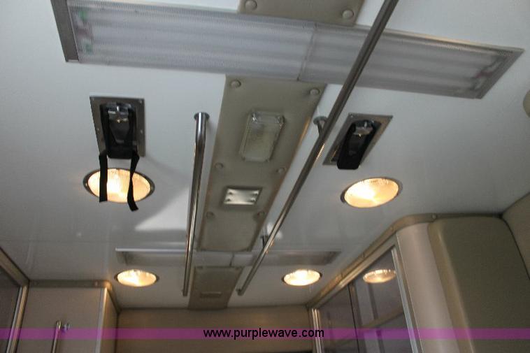 image for item 6534 2006 Ford E450 Super Duty ambulance