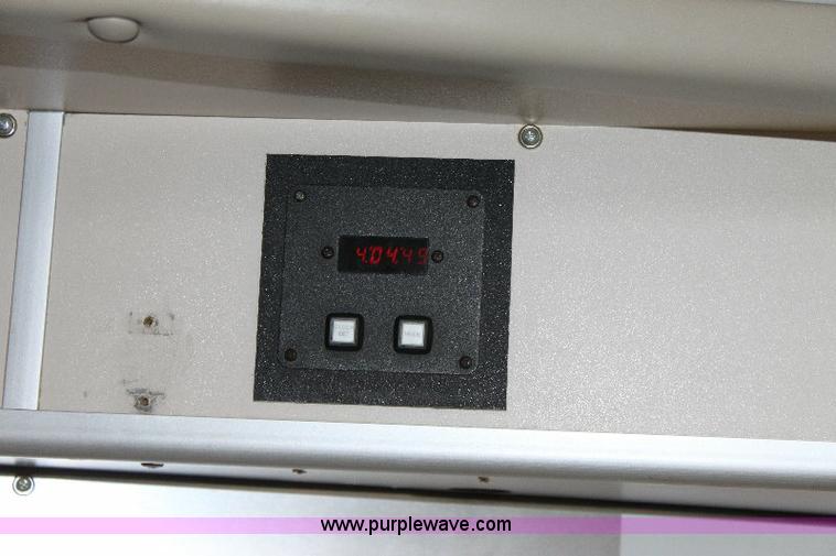 image for item 6534 2006 Ford E450 Super Duty ambulance