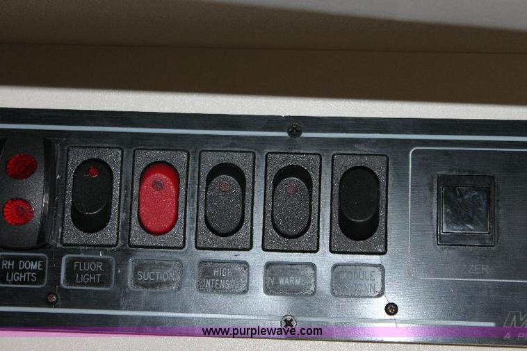 image for item 6534 2006 Ford E450 Super Duty ambulance