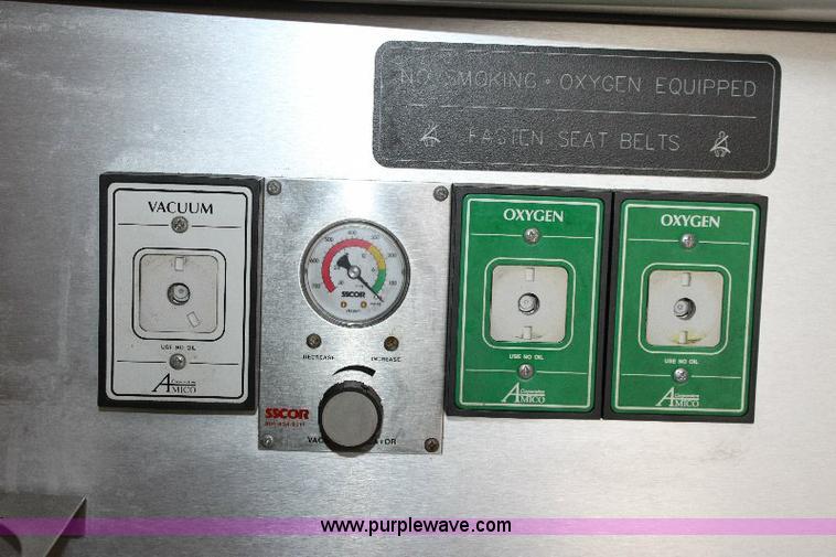 image for item 6534 2006 Ford E450 Super Duty ambulance