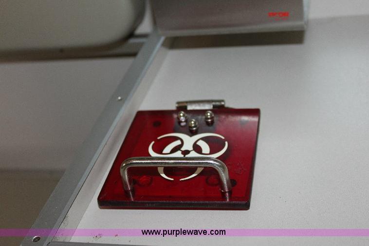 image for item 6534 2006 Ford E450 Super Duty ambulance