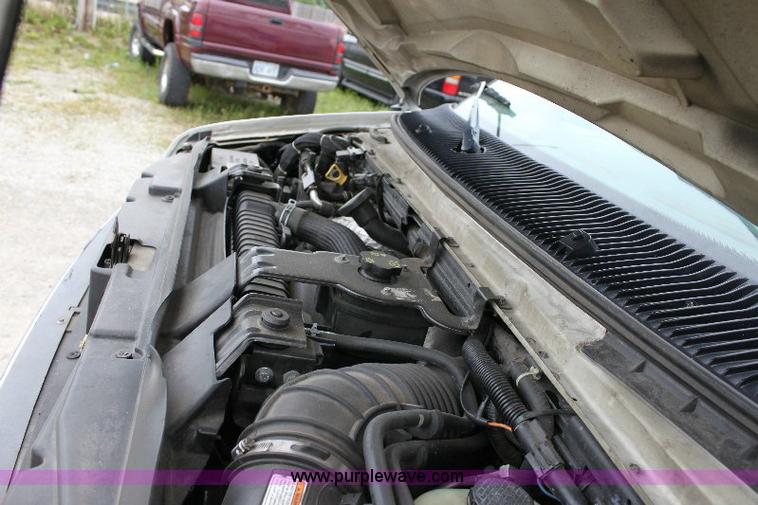 image for item 6534 2006 Ford E450 Super Duty ambulance