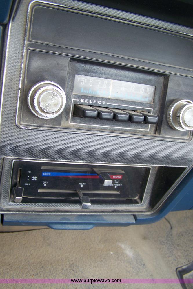 image for item 7281 1984 Ford F150 pickup truck