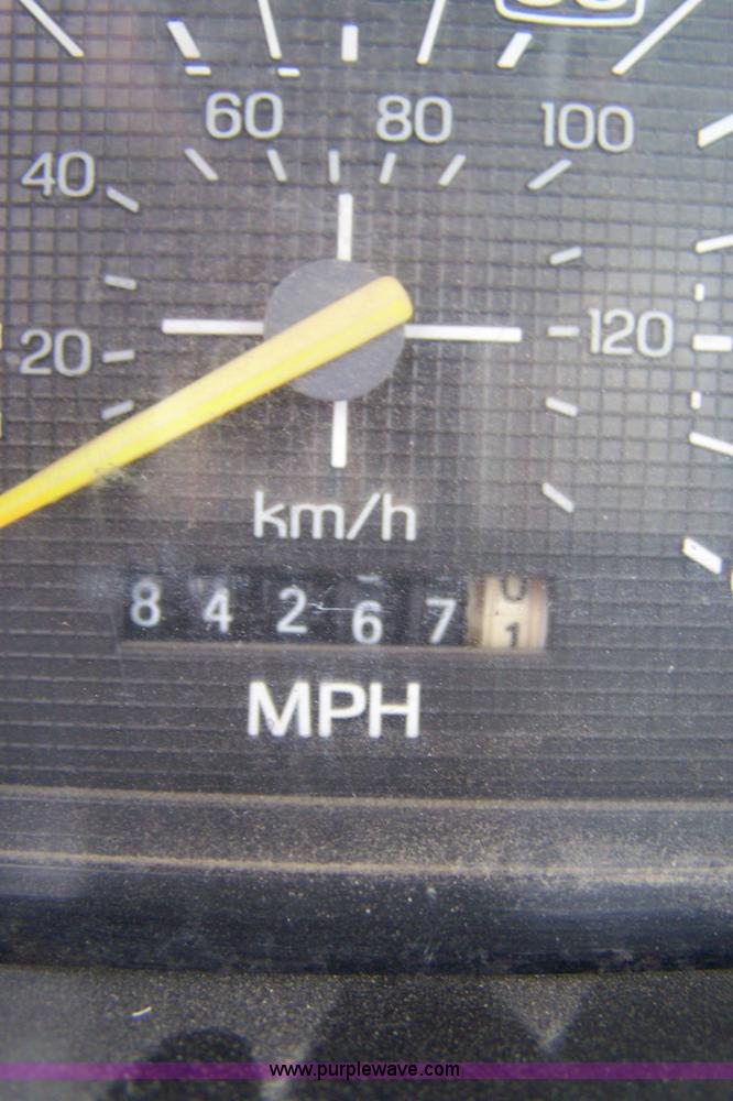 image for item 7281 1984 Ford F150 pickup truck