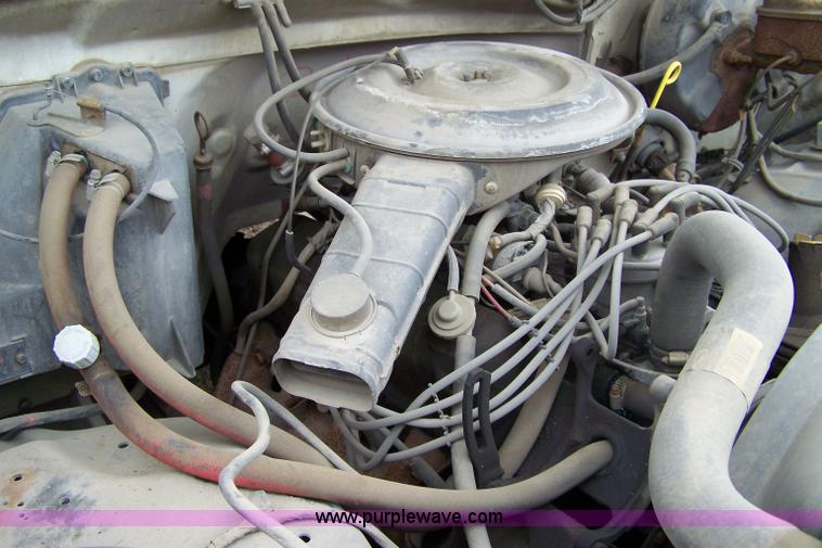 image for item 7281 1984 Ford F150 pickup truck