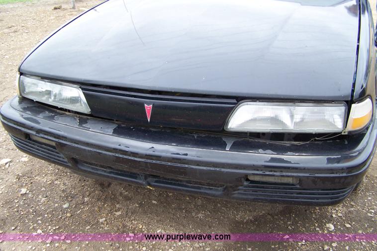 image for item 7291 1994 Pontiac Sunbird LE