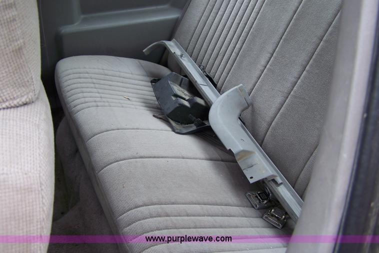 image for item 7291 1994 Pontiac Sunbird LE