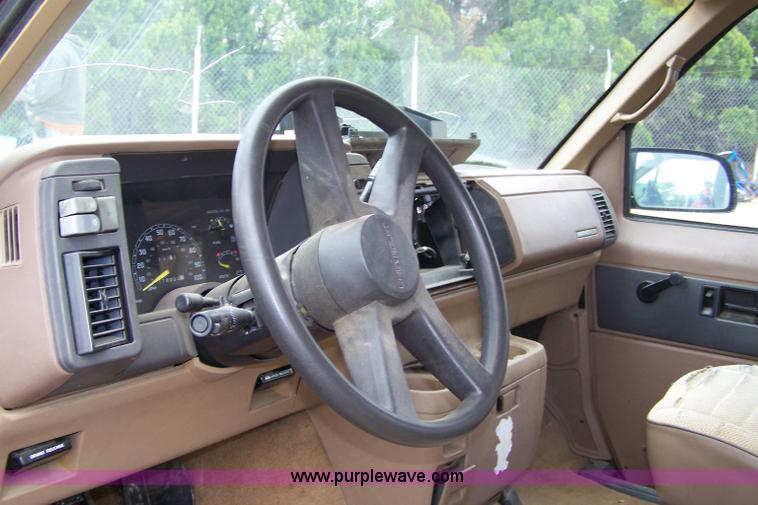 image for item 7292 1993 Chevrolet Astro van