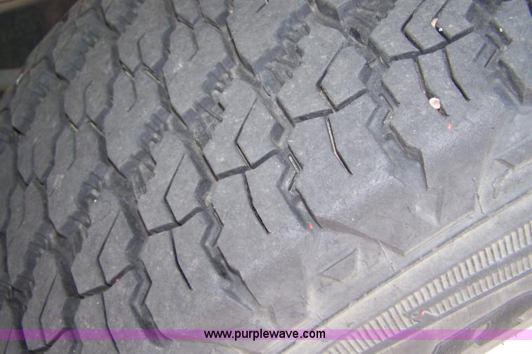 image for item 7293 1996 Chevrolet Z-71 K1500 extended cab pickup truck