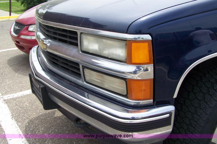 image for item 7293 1996 Chevrolet Z-71 K1500 extended cab pickup truck