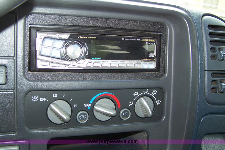 image for item 7293 1996 Chevrolet Z-71 K1500 extended cab pickup truck