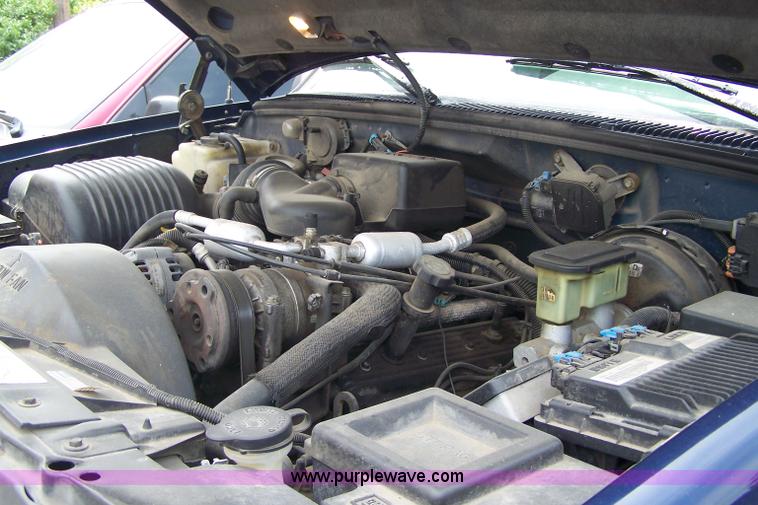 image for item 7293 1996 Chevrolet Z-71 K1500 extended cab pickup truck