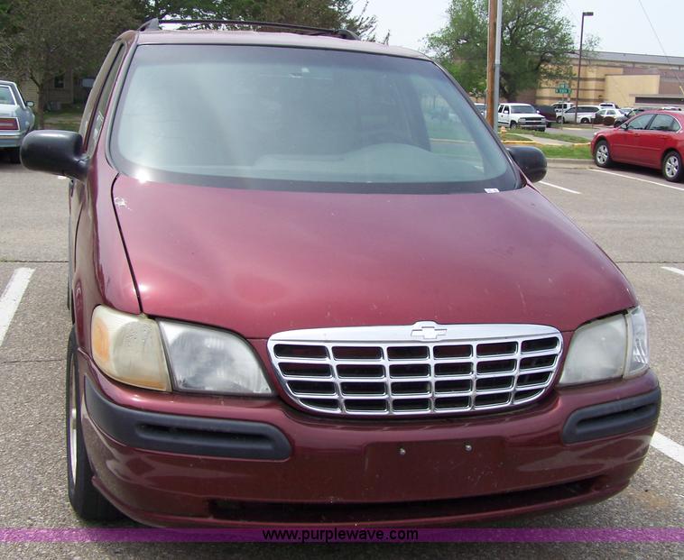 image for item 7294 2000 Chevrolet Venture mini van