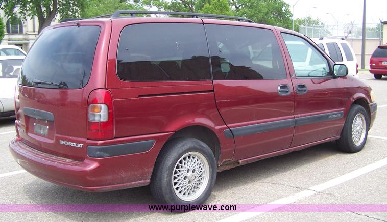 image for item 7294 2000 Chevrolet Venture mini van