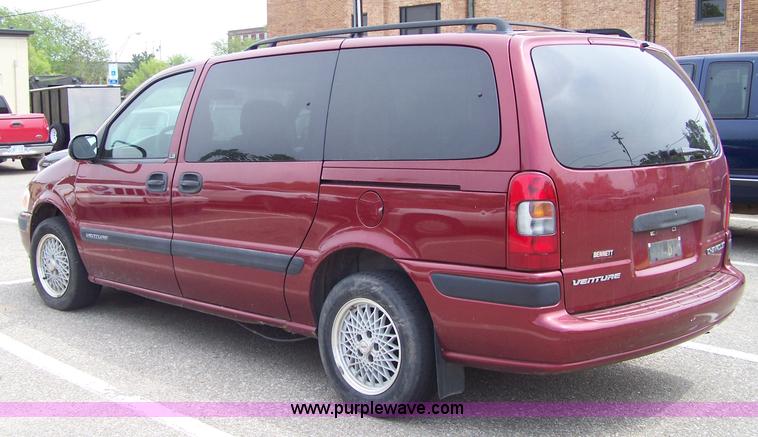image for item 7294 2000 Chevrolet Venture mini van