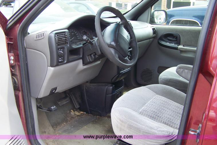 image for item 7294 2000 Chevrolet Venture mini van