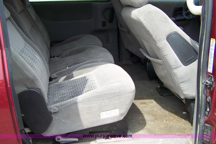 image for item 7294 2000 Chevrolet Venture mini van