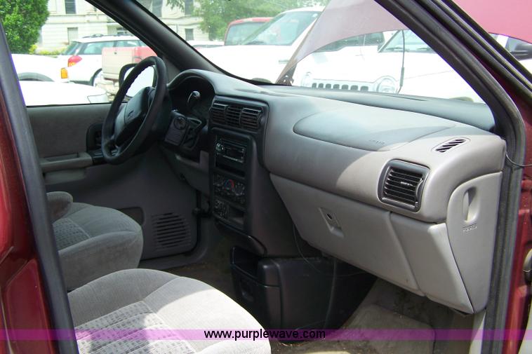 image for item 7294 2000 Chevrolet Venture mini van