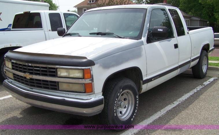image for item 7295 1990 Chevrolet C1500 extended cab pickup truck