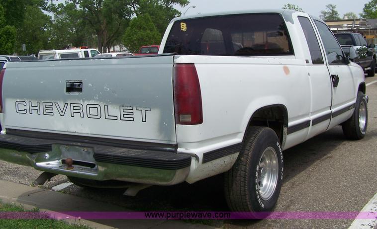 image for item 7295 1990 Chevrolet C1500 extended cab pickup truck