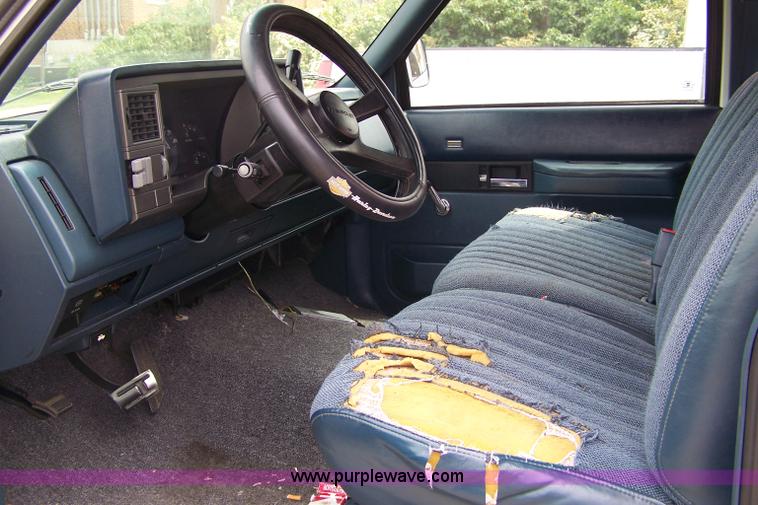 image for item 7295 1990 Chevrolet C1500 extended cab pickup truck