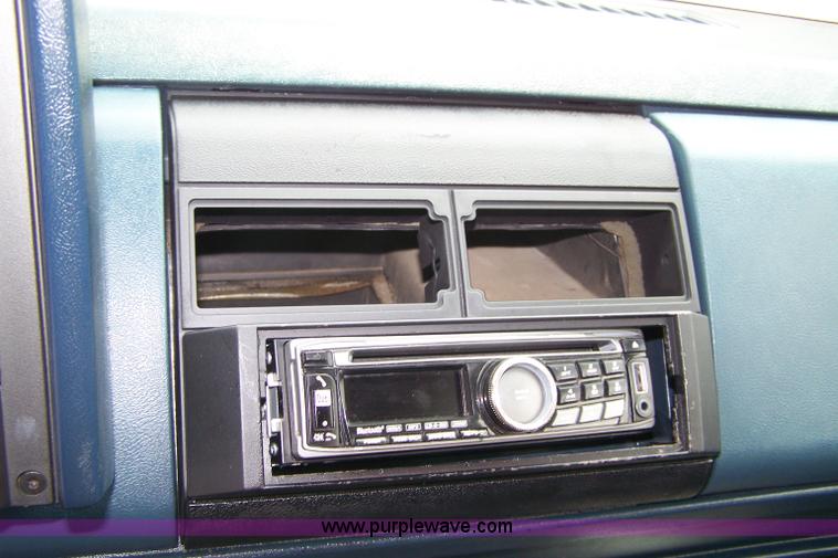 image for item 7295 1990 Chevrolet C1500 extended cab pickup truck