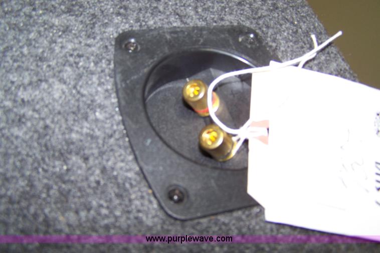 image for item 7304 Gray speaker box