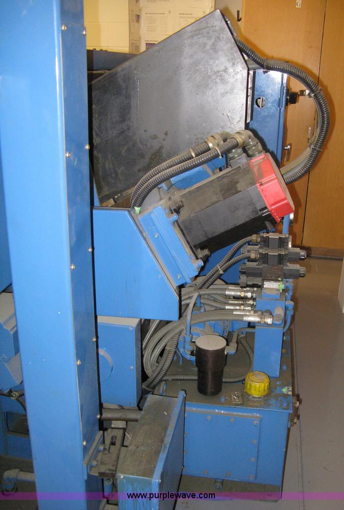 image for item 8094 1990 Kia Machine Tool KT20S industrial lathe