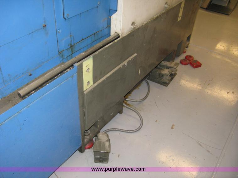 image for item 8094 1990 Kia Machine Tool KT20S industrial lathe