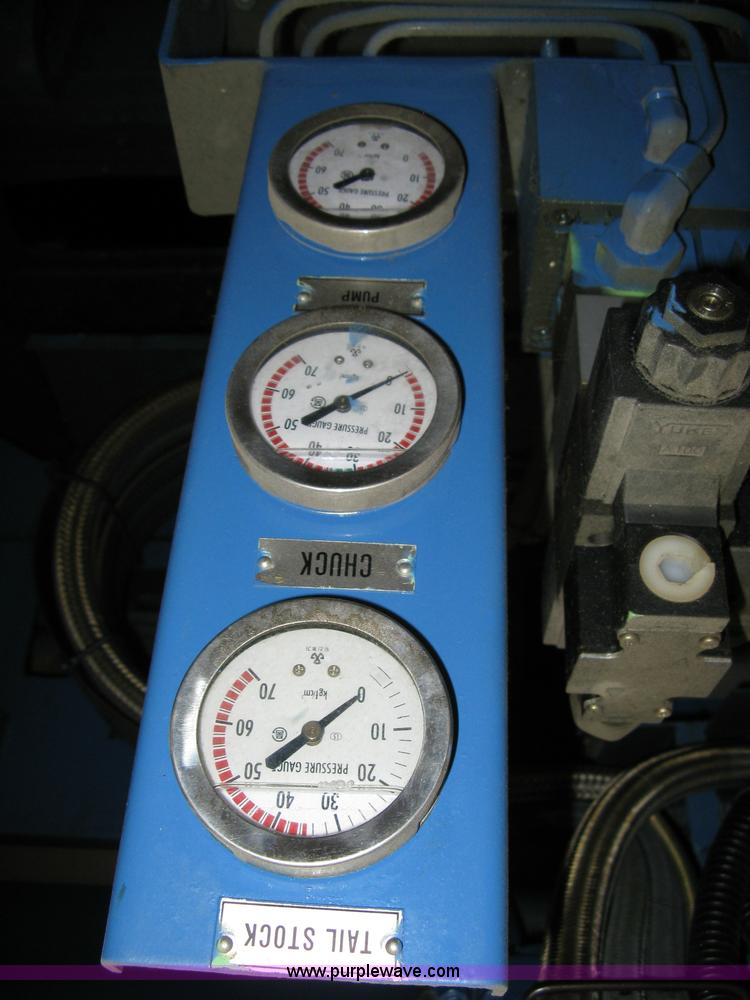 image for item 8094 1990 Kia Machine Tool KT20S industrial lathe