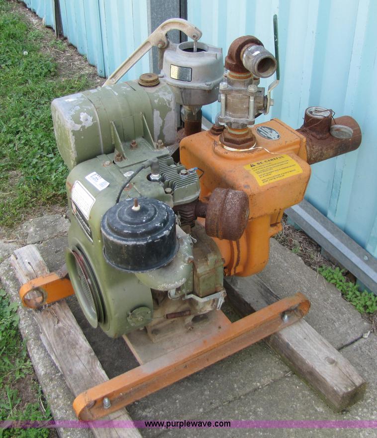 image for item 8722 Pump with Wisconsin heavy duty engine