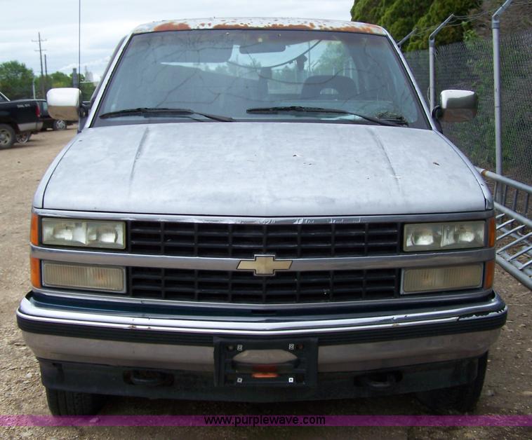 image for item 9293 1992 Chevrolet Z-71 K1500 extended cab pickup truck