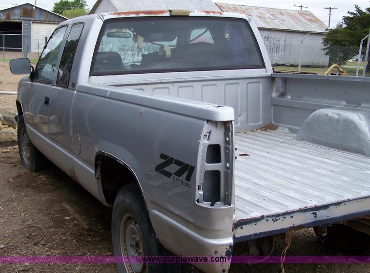 image for item 9293 1992 Chevrolet Z-71 K1500 extended cab pickup truck