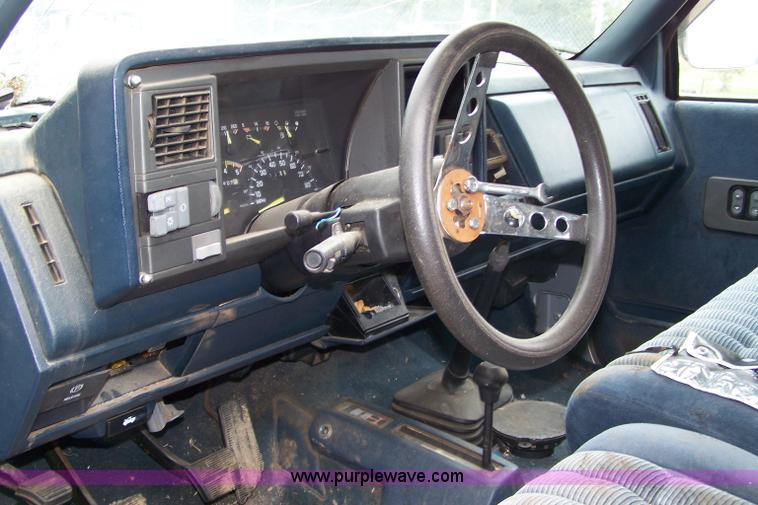 image for item 9293 1992 Chevrolet Z-71 K1500 extended cab pickup truck