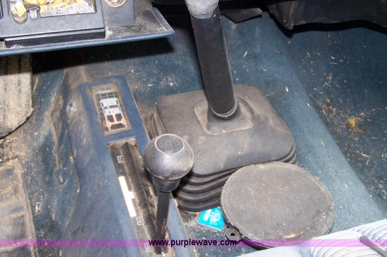 image for item 9293 1992 Chevrolet Z-71 K1500 extended cab pickup truck