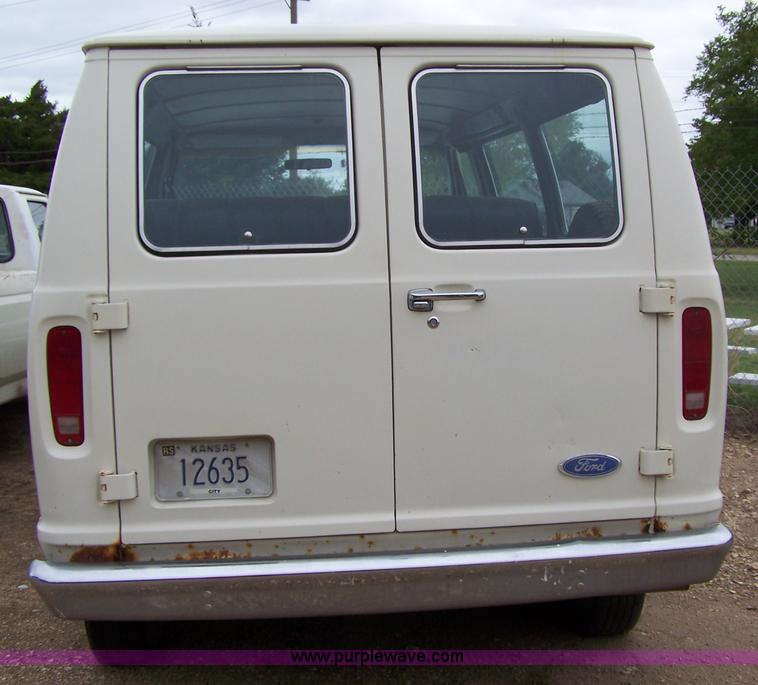 image for item 9294 1986 Ford E250 Club Wagon mini van