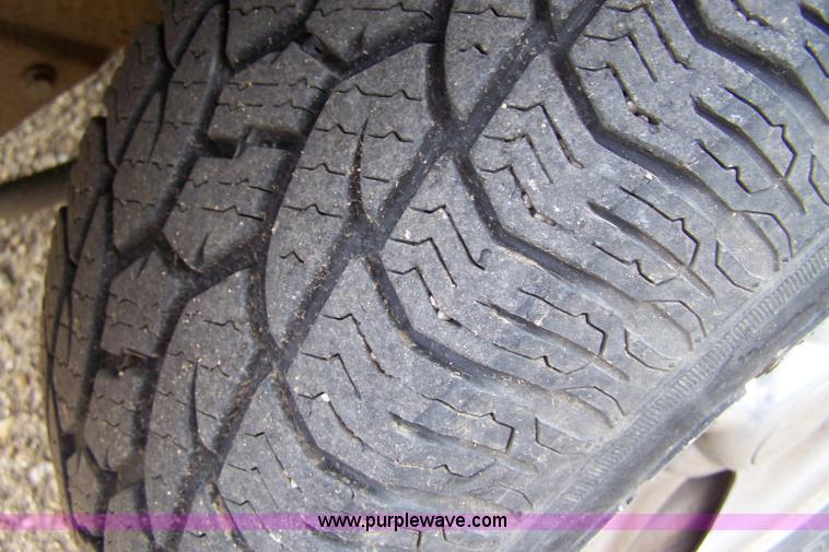 image for item 9295 1997 Ford F150 pickup truck