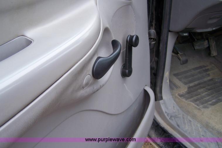 image for item 9295 1997 Ford F150 pickup truck