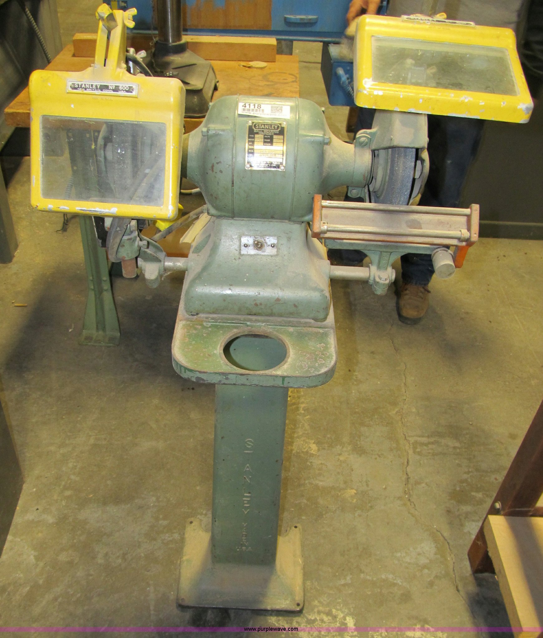 Stanley 677 ball bearing grinder in Des Moines, IA Item 4118 sold