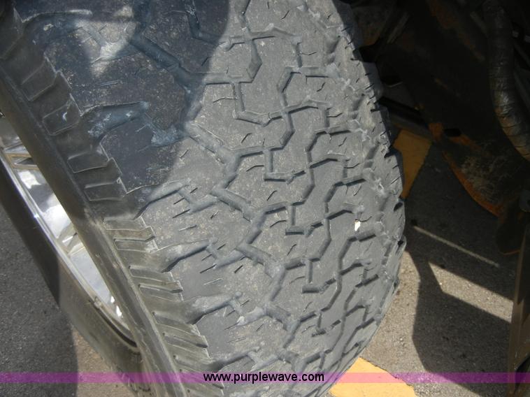 image for item 2046 2003 Hummer H2 31' Diamond Craftsmen Edition Limousine