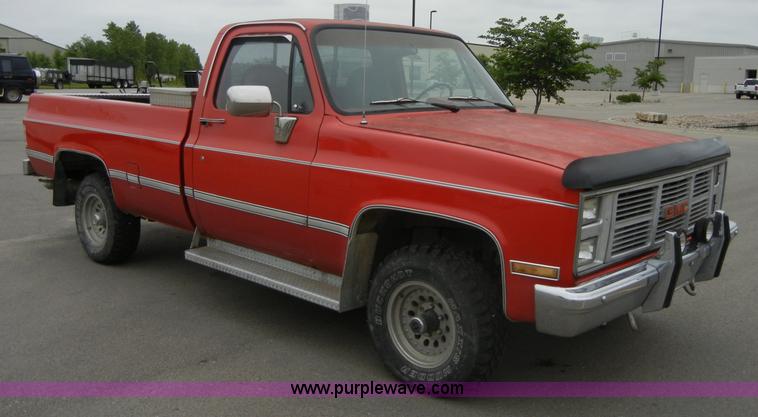 image for item 2361 1984 GMC K1500 High Sierra pickup truck